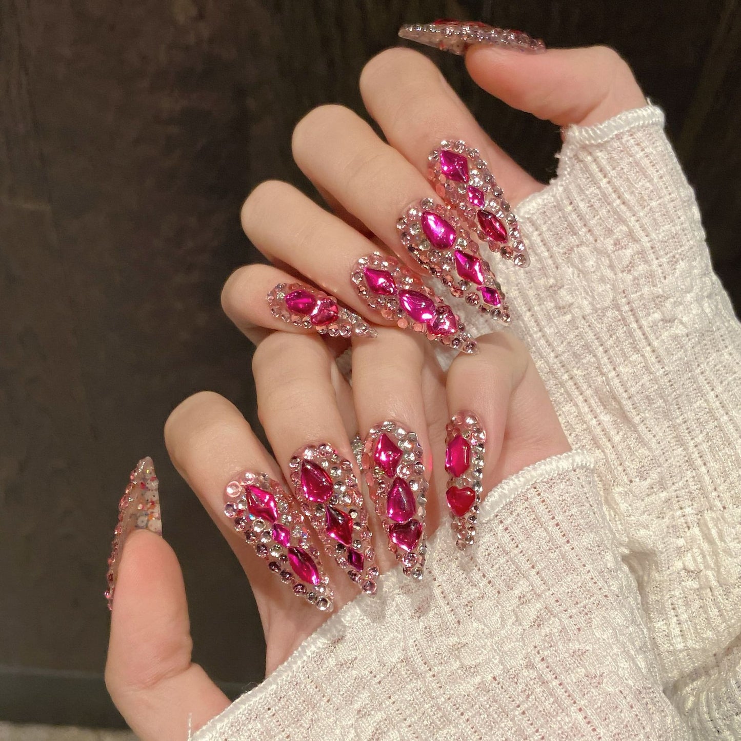 Super Flash Color Explosive Dragon Fruit Color Full Diamond European and American Style Sharp Handmade Wearing Armor