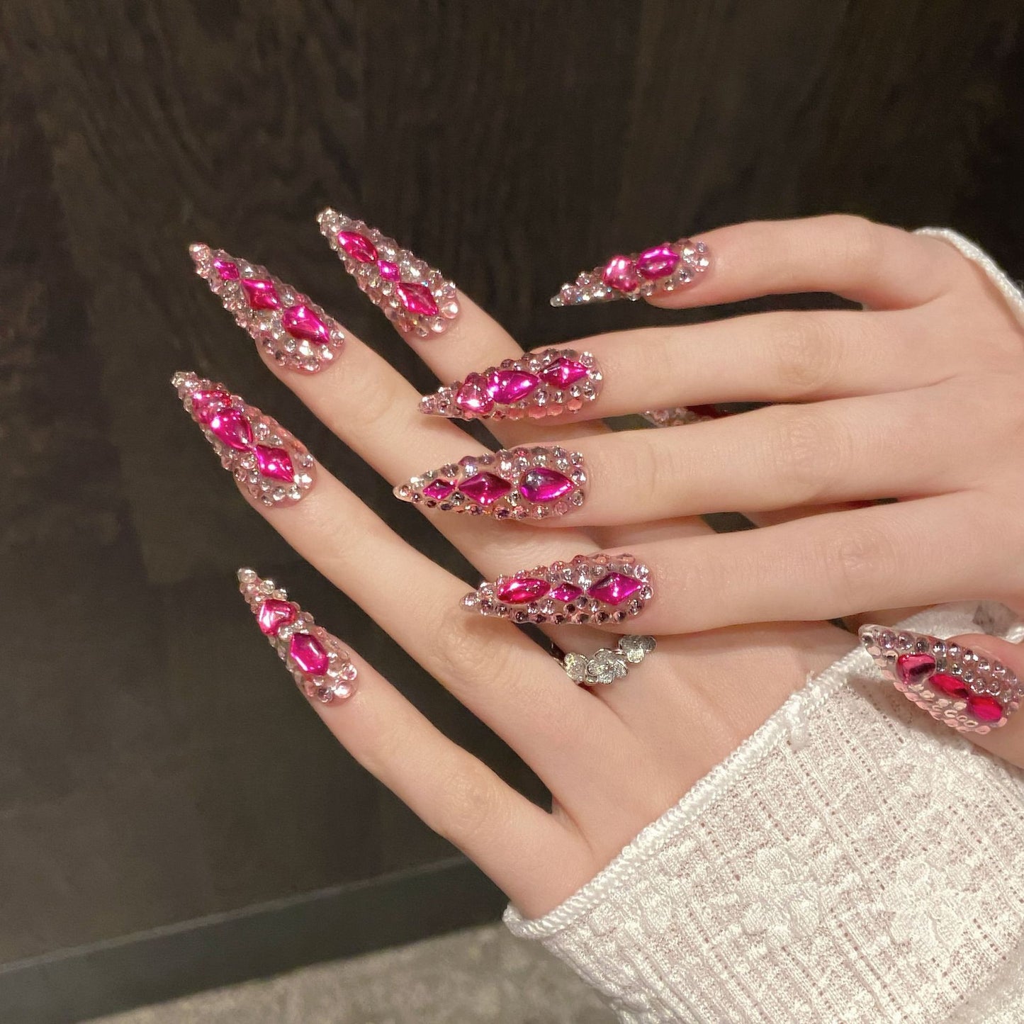 Super Flash Color Explosive Dragon Fruit Color Full Diamond European and American Style Sharp Handmade Wearing Armor