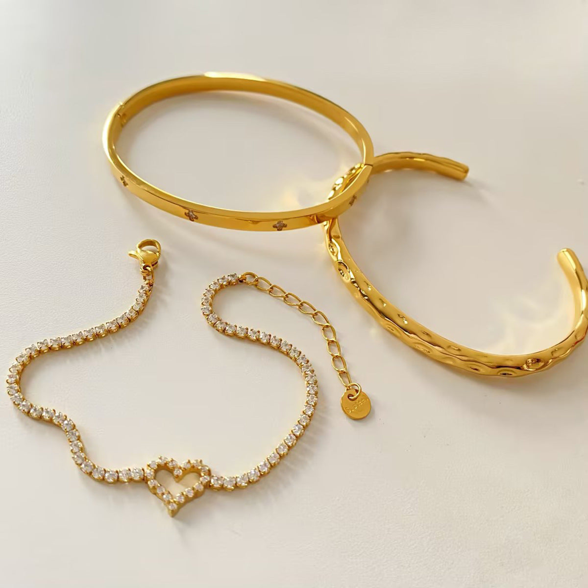 Stackable Irregular Textured Heart-shaped Bracelet Set Made of Stainless Steel Vacuum Plated Bracelet