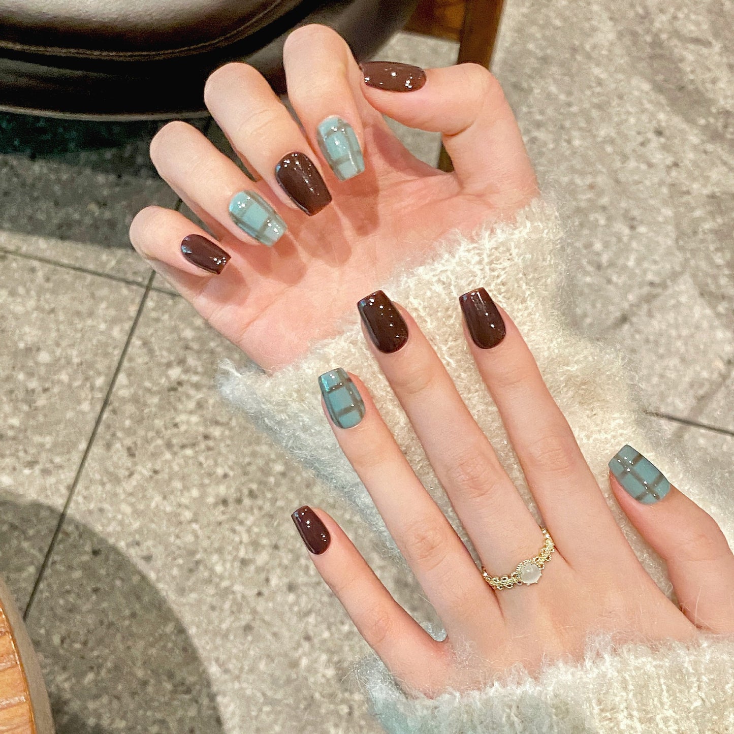 Color Blocking Grid Pattern Appears White, Pure Handmade Wearing Armor, Fake Nails