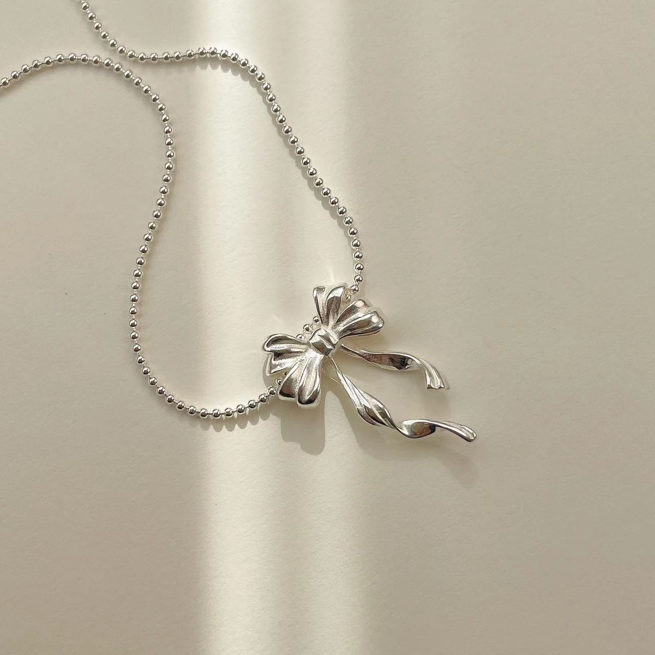 S925 Silver Geometric Ribbon Double Layered Bow Necklace Minimalist Round Bead Collarbone Chain