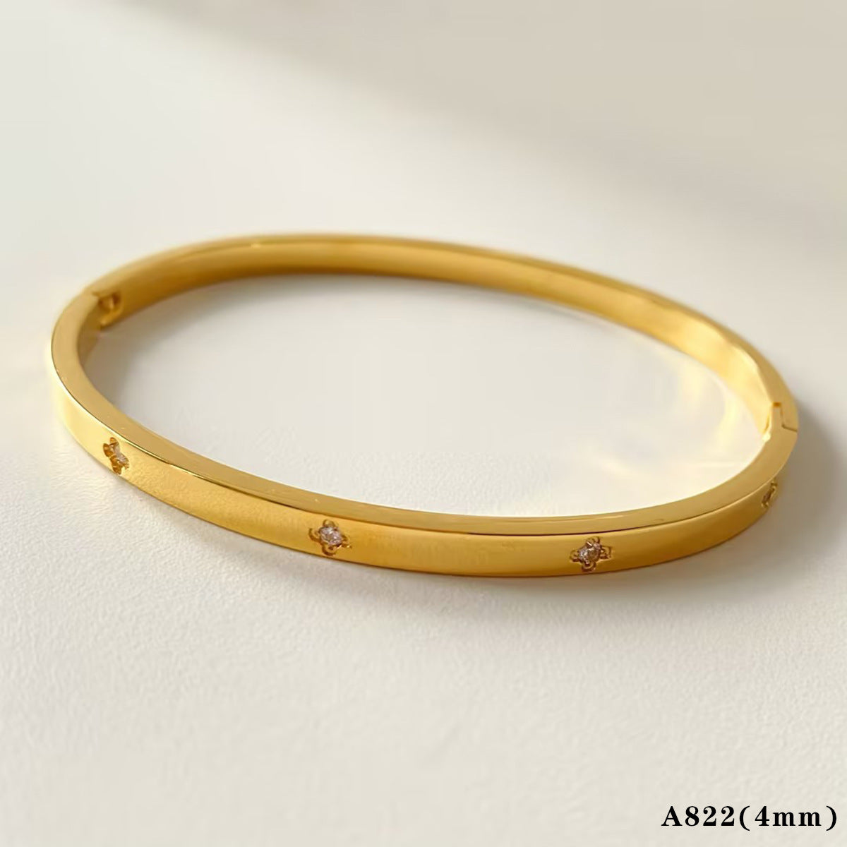 Stackable Irregular Textured Heart-shaped Bracelet Set Made of Stainless Steel Vacuum Plated Bracelet