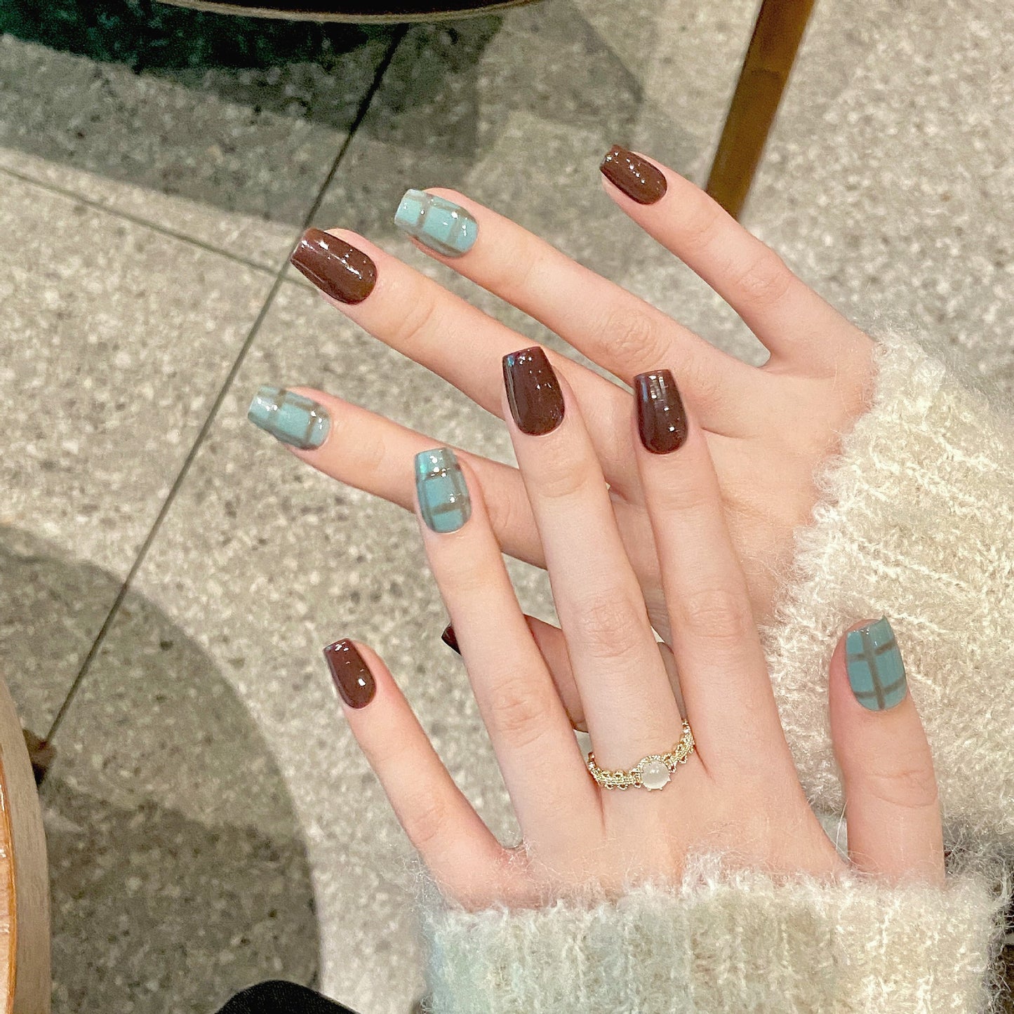 Color Blocking Grid Pattern Appears White, Pure Handmade Wearing Armor, Fake Nails