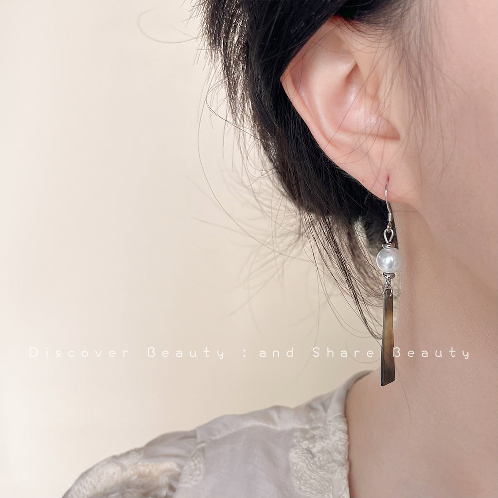 Pendientes de borlas de concha natural hechos a mano para mujer, estilo francés, nicho, pendientes de lujo ligeros, pendientes retro y de alta gama