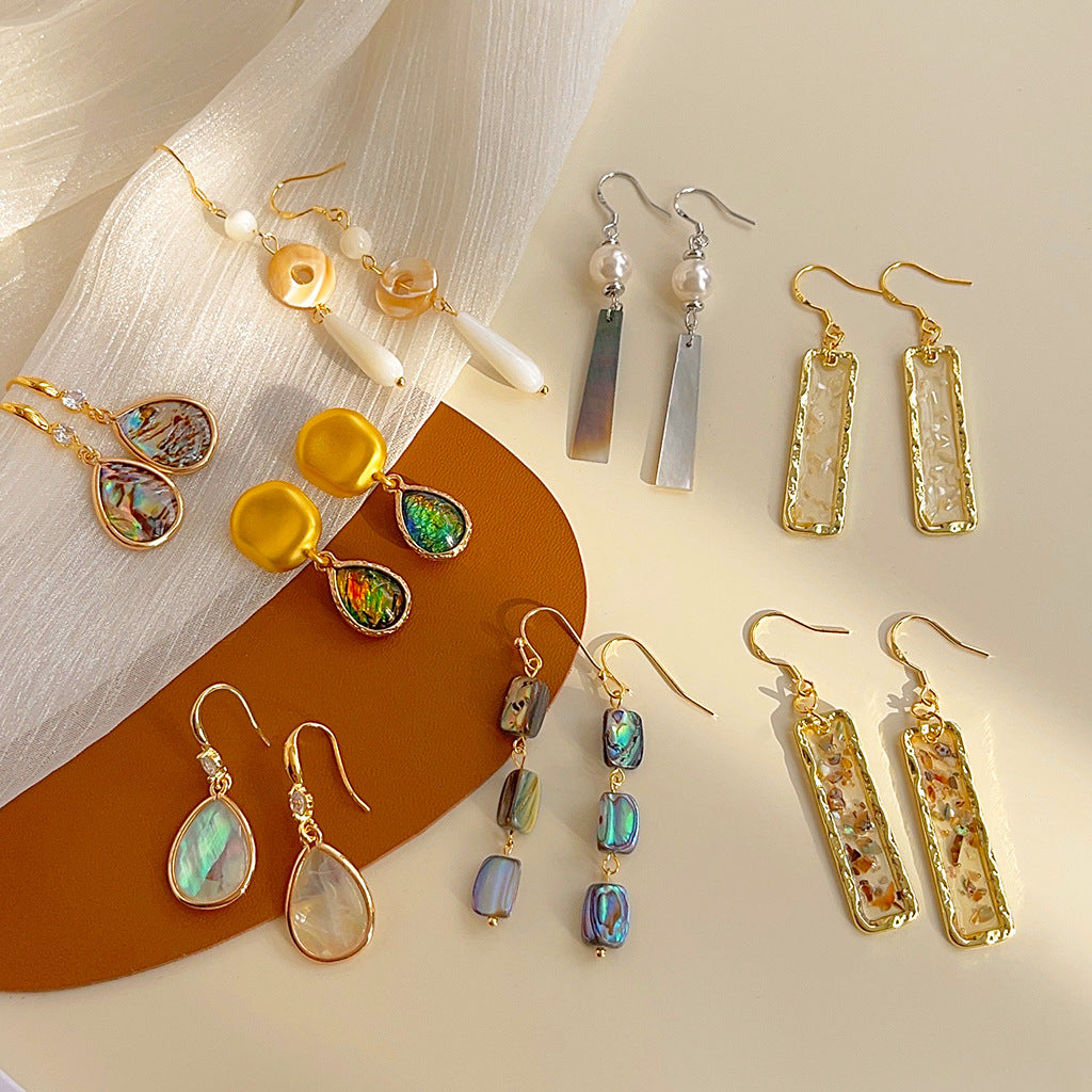 Pendientes de borlas de concha natural hechos a mano para mujer, estilo francés, nicho, pendientes de lujo ligeros, pendientes retro y de alta gama