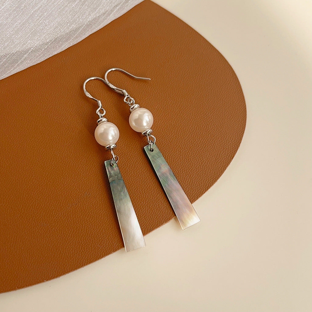 Pendientes de borlas de concha natural hechos a mano para mujer, estilo francés, nicho, pendientes de lujo ligeros, pendientes retro y de alta gama