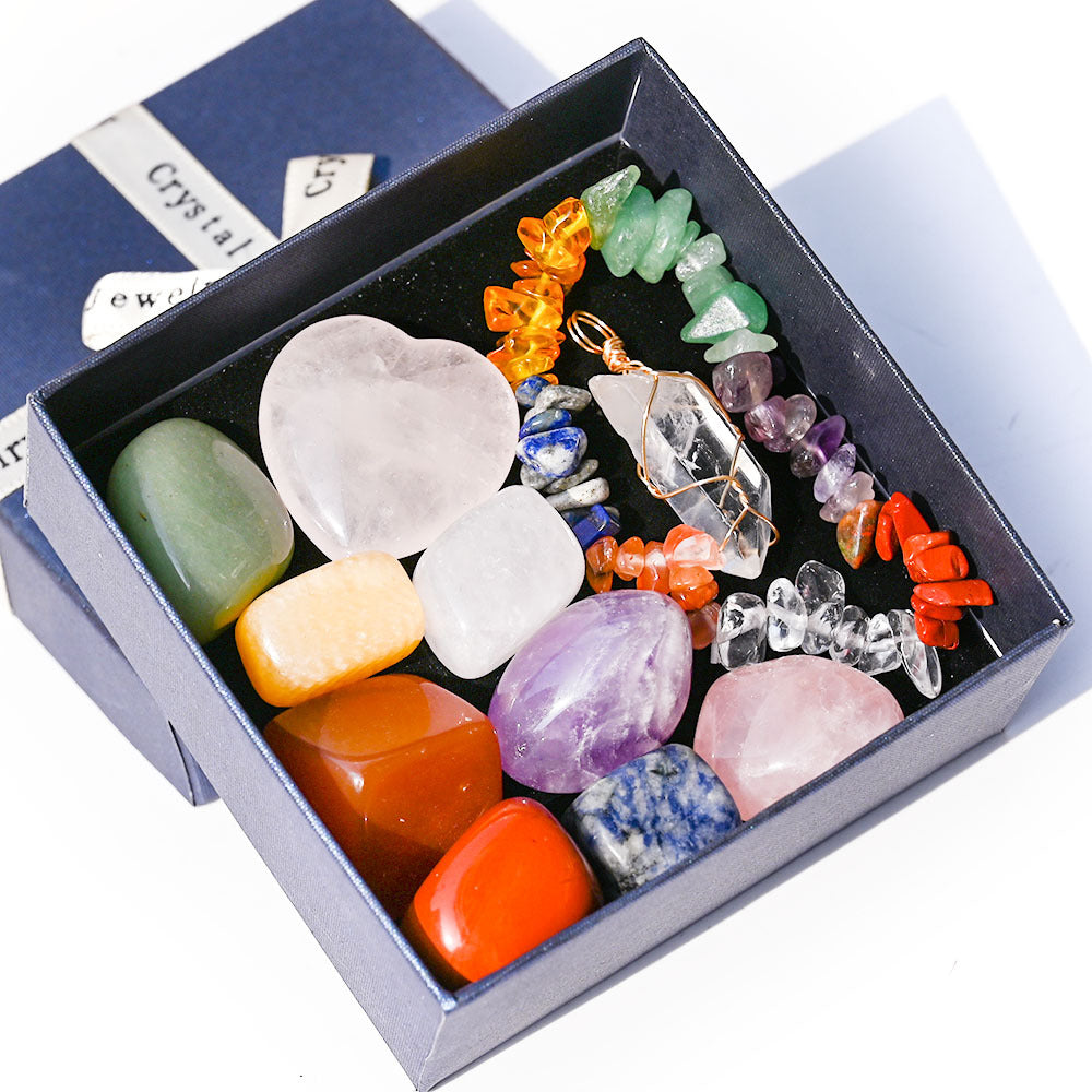 Colgante de cuarzo transparente con forma de corazón de cristal rosa natural y caja negra pulida para sanación Reiki (tamaño: aproximadamente 20 mm)