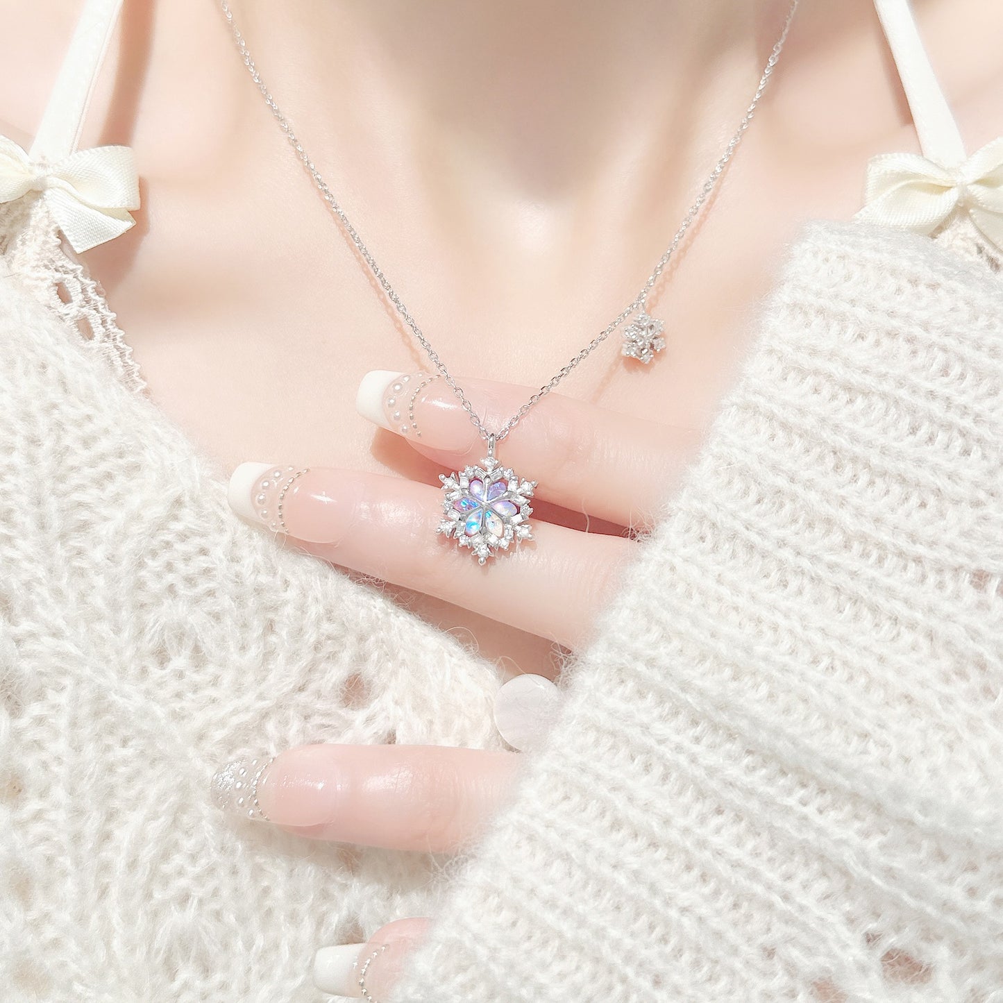 Pure Silver Dreamy Snowflake Necklace, Women's Light Luxury High-end Collarbone Chain, Christmas Gift