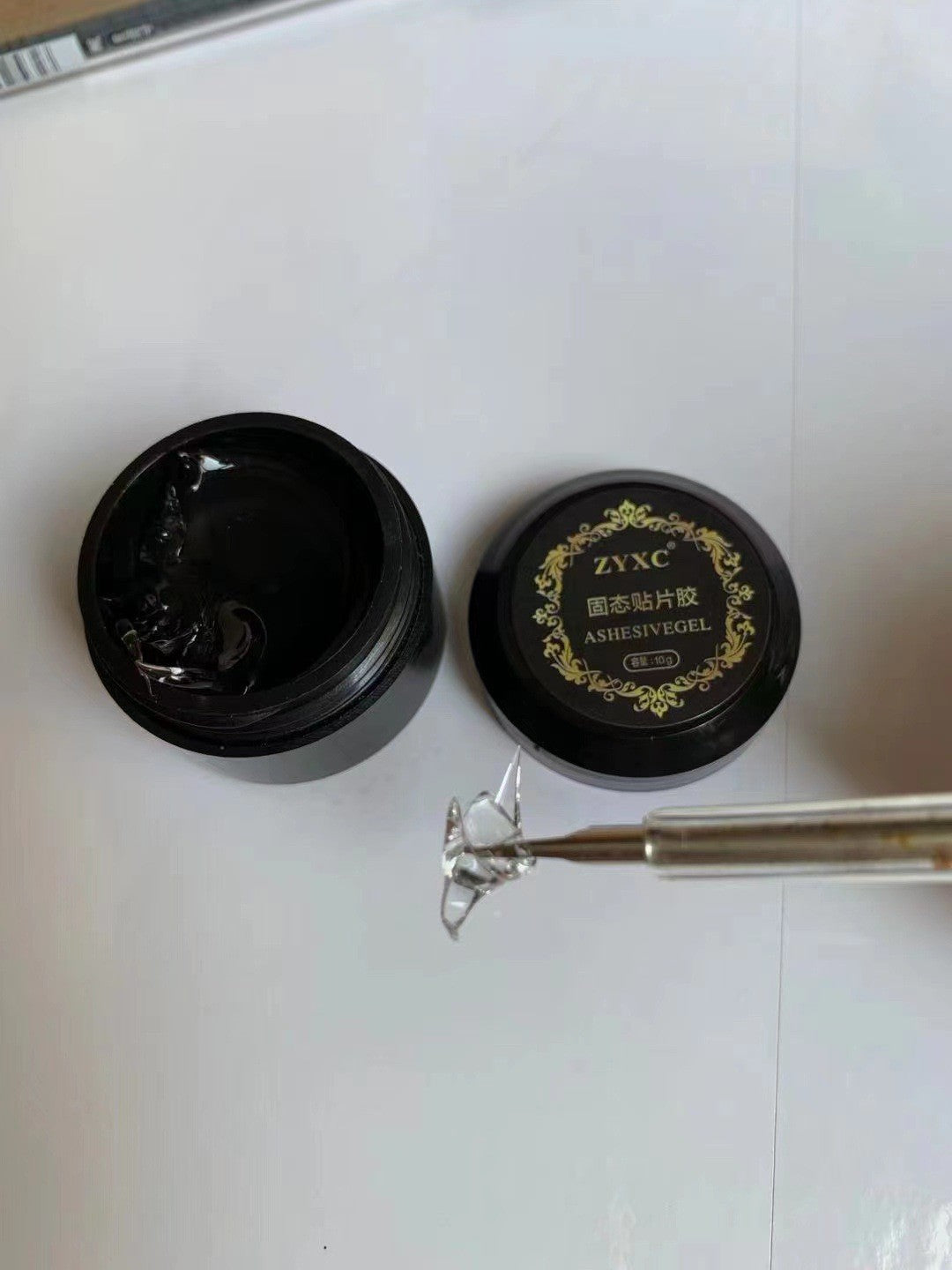 Solid State Nail Patch Adhesive Is Firm and Durable, Without Damaging The Nail. Phototherapy Adhesive