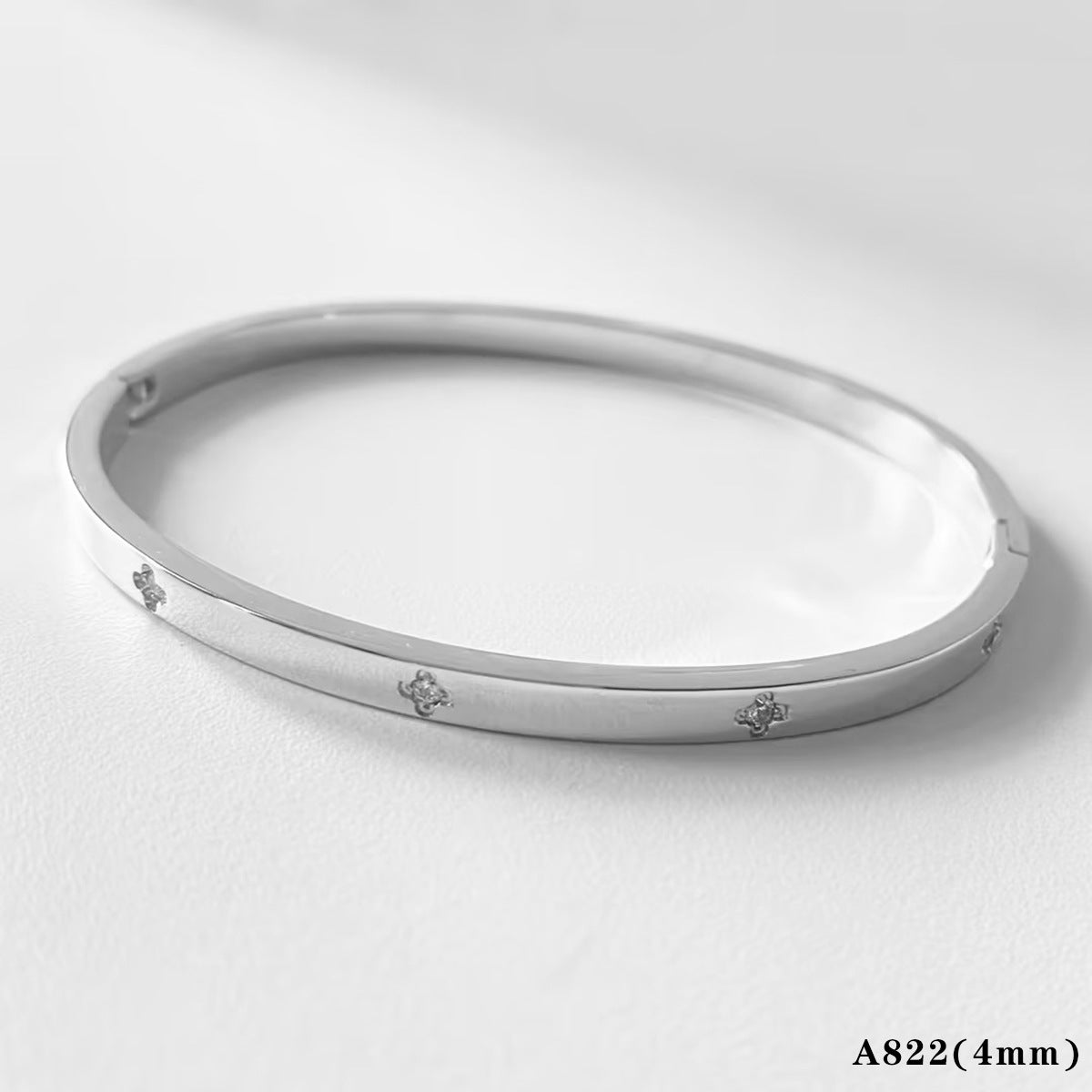 Stackable Irregular Textured Heart-shaped Bracelet Set Made of Stainless Steel Vacuum Plated Bracelet