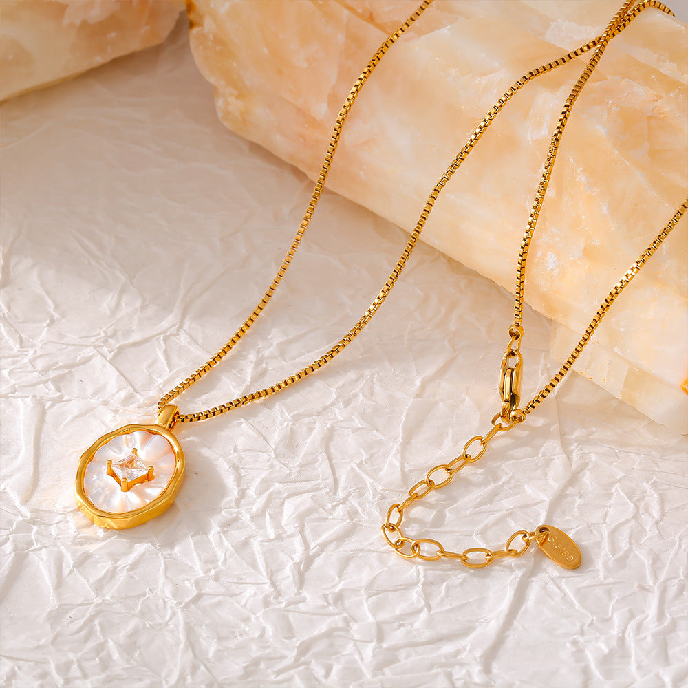 French Retro Oval Inlaid Zircon Copper Pendant, Titanium Steel Lock Chain, 18K Gold-plated Layered Style