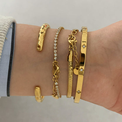 Stackable Irregular Textured Heart-shaped Bracelet Set Made of Stainless Steel Vacuum Plated Bracelet