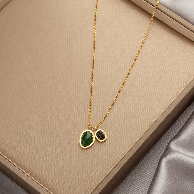 Fashionable Light Luxury Niche Emerald Titanium Steel Necklace with A High-end Feel Collarbone Chain Accessories That Do Not Fade