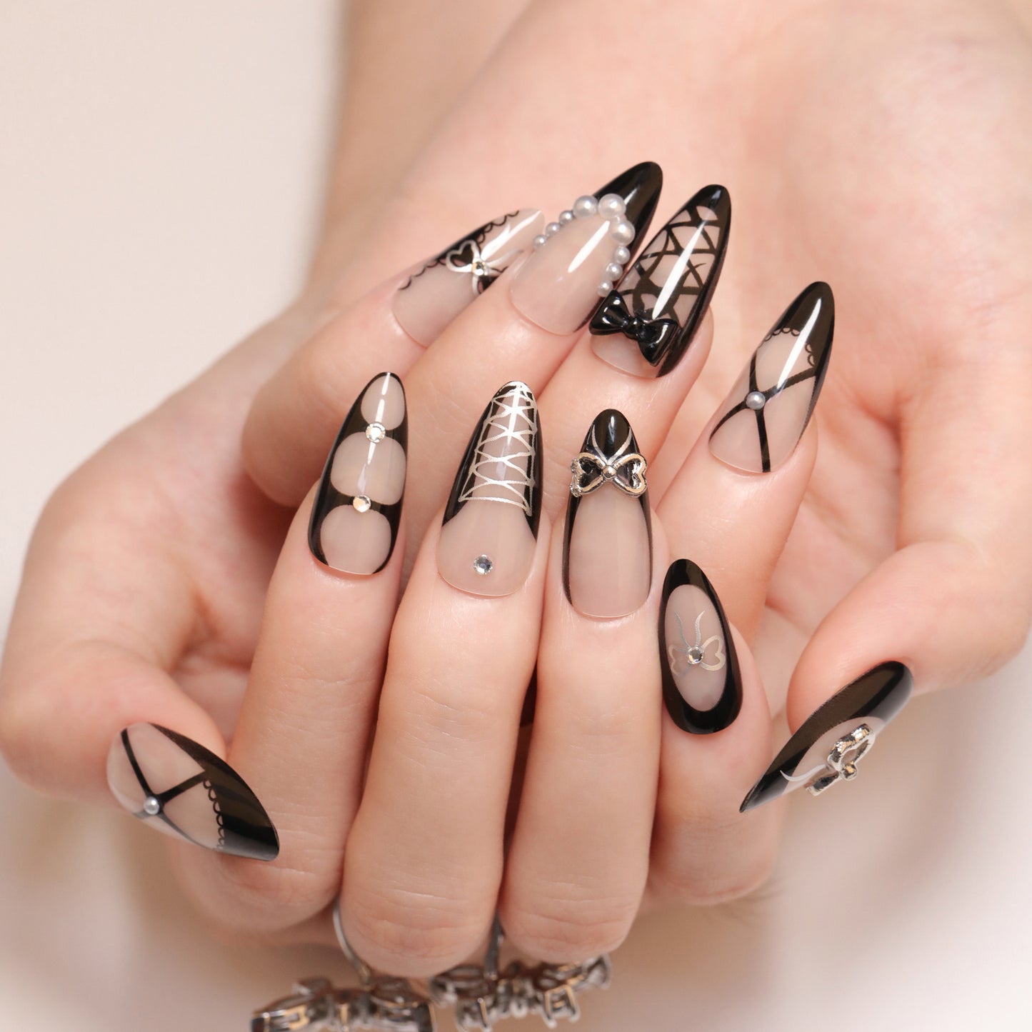 Spicy French Black Wearing Nail Dot Diamond 3D Bow Nail Art Fake Nails Short Almonds