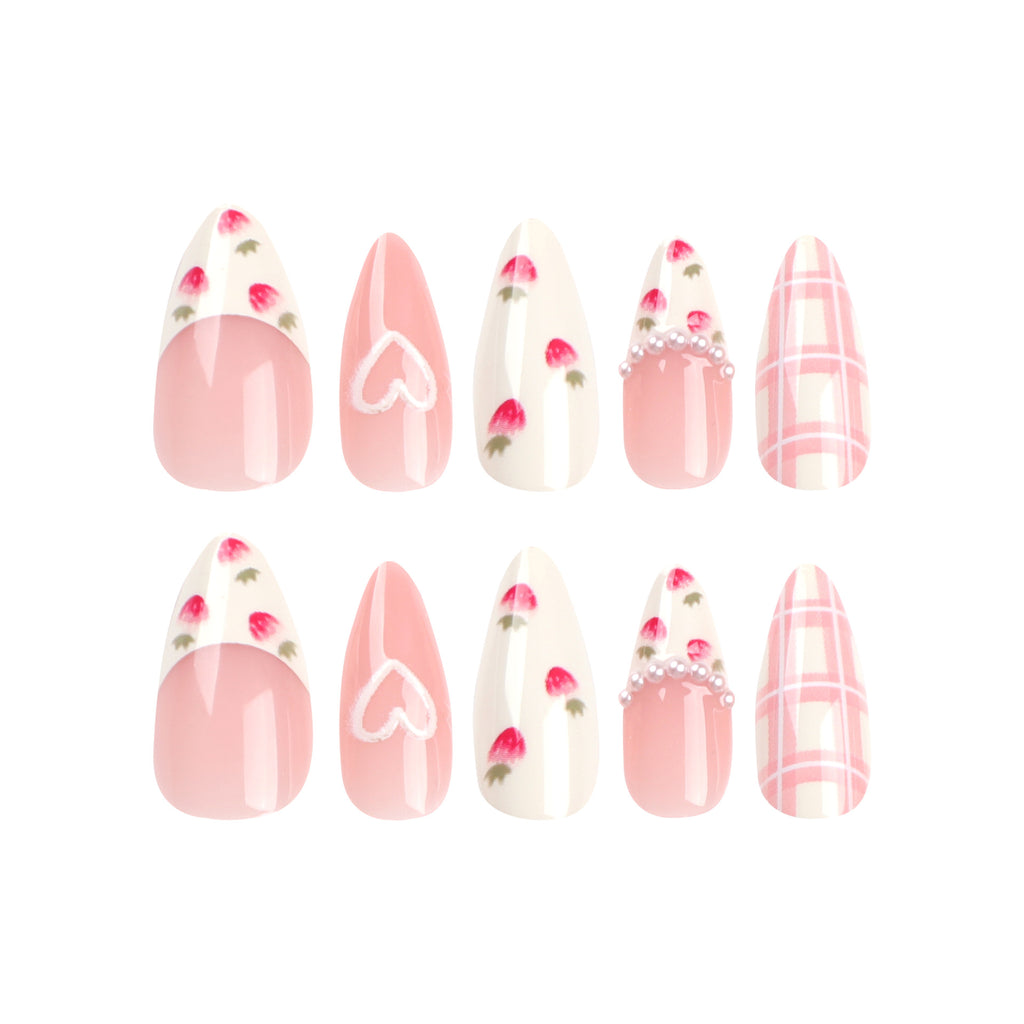 Gentle and Sweet Nail Flakes, Fake Nails, Love Strawberries, Wearing Nail Flakes