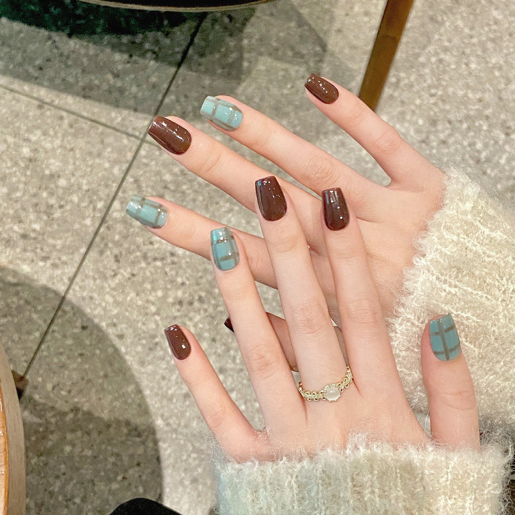 Color Blocking Grid Pattern Appears White, Pure Handmade Wearing Armor, Fake Nails