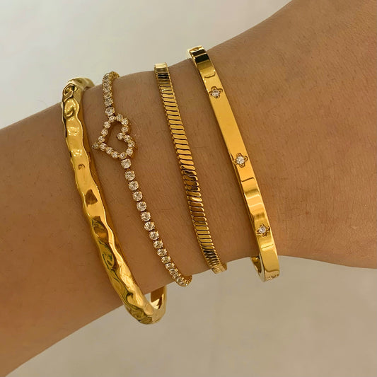 Stackable Irregular Textured Heart-shaped Bracelet Set Made of Stainless Steel Vacuum Plated Bracelet