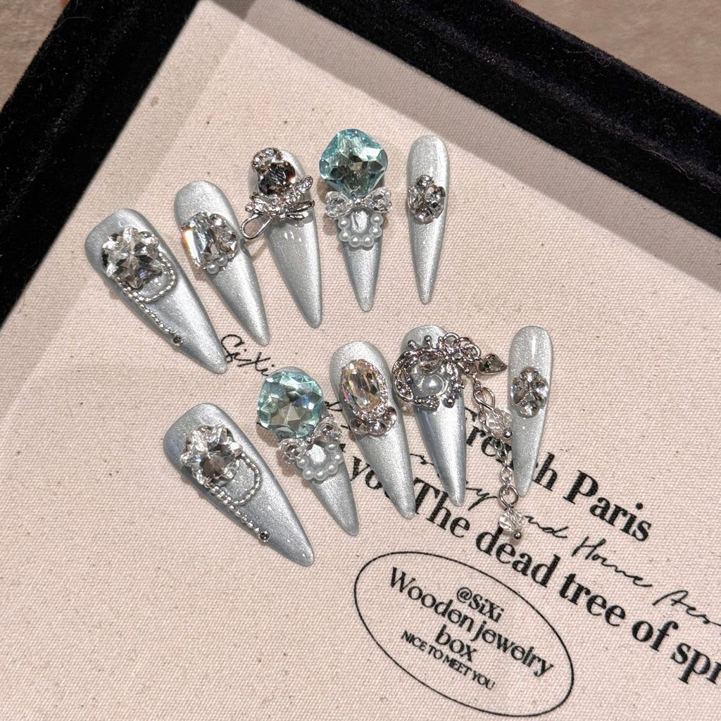 Uñas postizas de ojo de gato transparente hechas a mano en azul, lujosa armadura con diamantes 