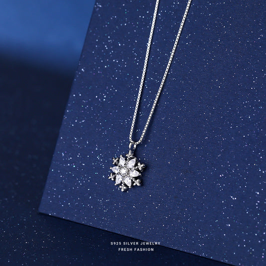 S925 Pure Silver Sparkling Sparkling Diamond Snowflake Necklace for Women's Light Luxury Jewelry Collarbone Chain